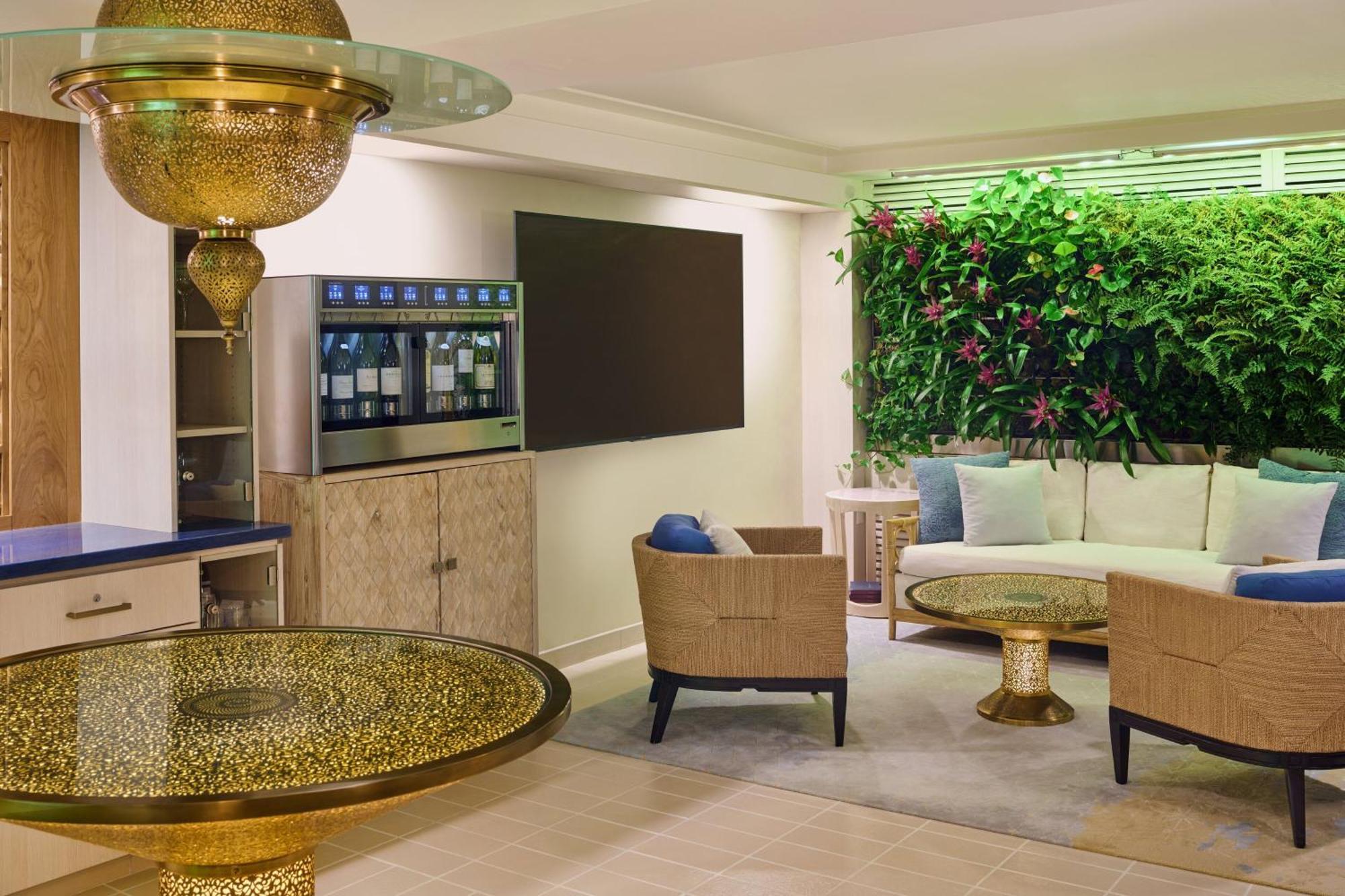 Espacio The Jewel Of Waikiki Honolulu Extérieur photo